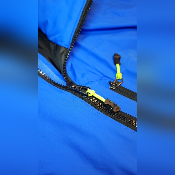 Selling this gorgeous RLX Ralph Lauren Vibrant blue Jacket size M. - Picture 9 of 10